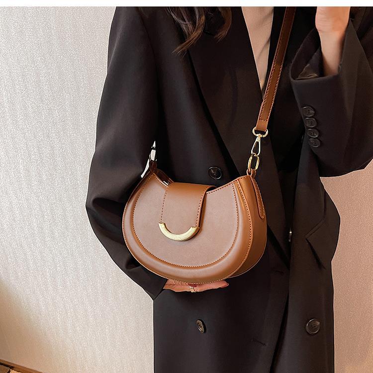 Women Bags Trend 2025 - Armpit Shoulder Side Bags for Women
