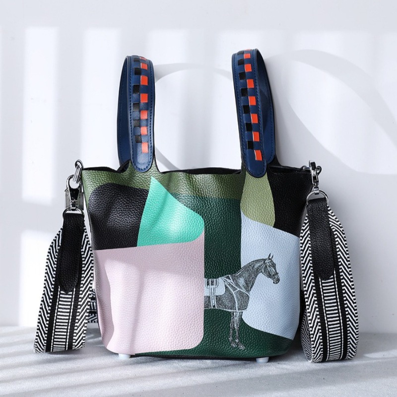 Women Bags Trend 2025 - Designer Luxury Bucket Bag Women High